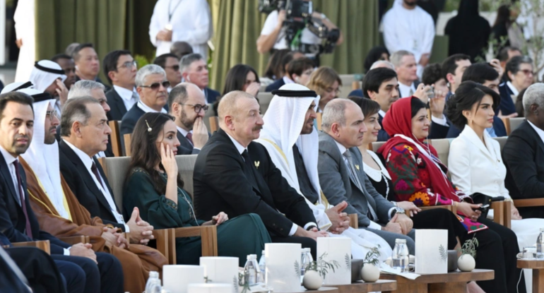 İlham Əliyevə "Zayed İnsan Qardaşlığı Mükafatı" təqdim olunub - YENİLƏNİB