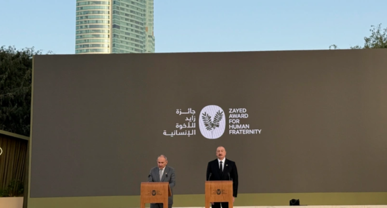 Hikmət Hacıyev "Zayed İnsan Qardaşlığı Mükafatı"nın təqdimolunma mərasimindən paylaşım edib