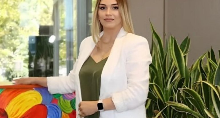 Zərərçəkənlər dələduzluqda təqsirləndirilən bağça direktorunun əməllərindən danışdılar