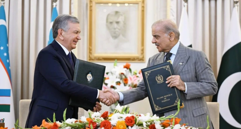 Özbəkistan və Pakistan arasında strateji sazişlər imzalanıb