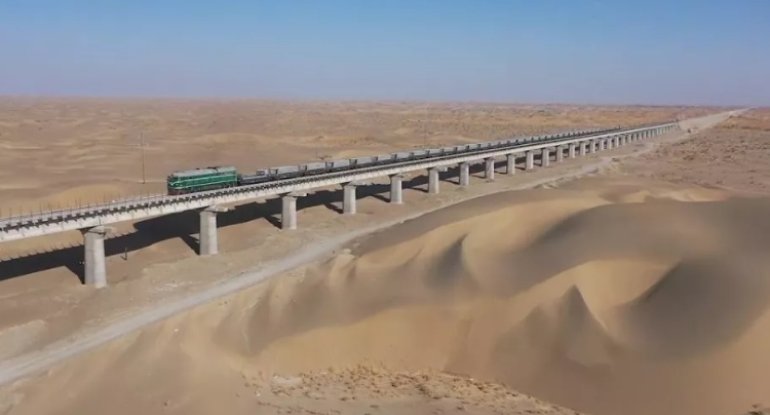 Səhranı dəmir yolla fəth edən Çin: Afrikada yeni xəritə cızılır