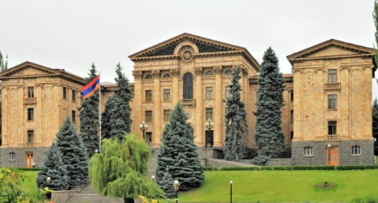 Ermənistanda parlament seçkiləri bu tarixdə keçiriləcək
