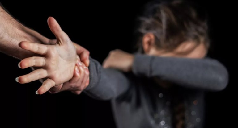 Nənə pedofil şəbəkəsinin rəhbəri çıxdı: nəvələrini satıbmış - Braziliyada