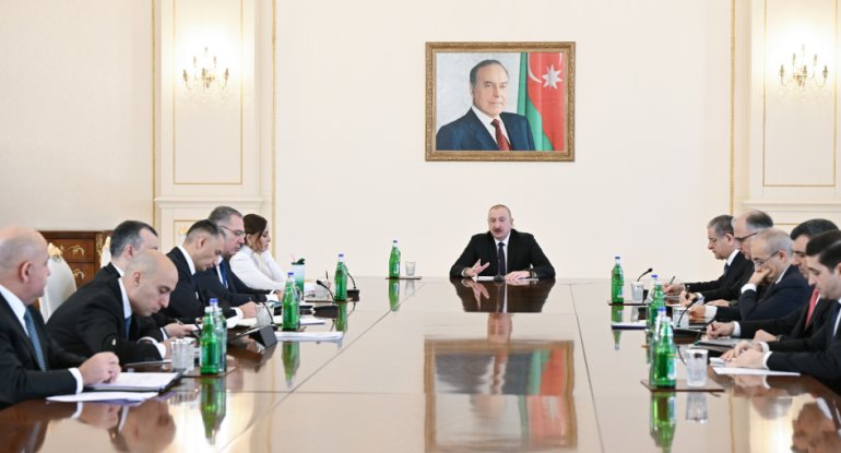 Prezident müşavirə keçirdi - FOTO - YENİLƏNİB