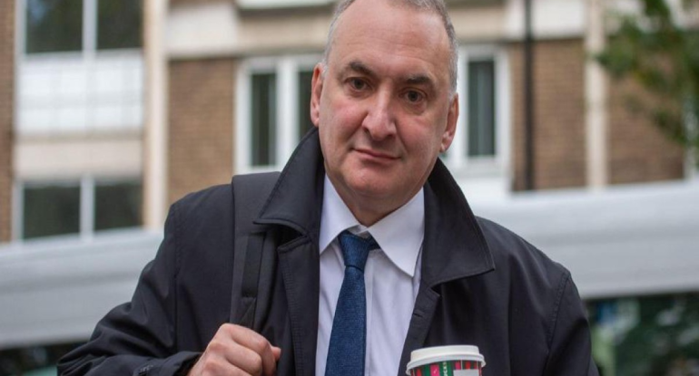 Britaniya Dövlət Xidmətinin rəhbəri istefa verib