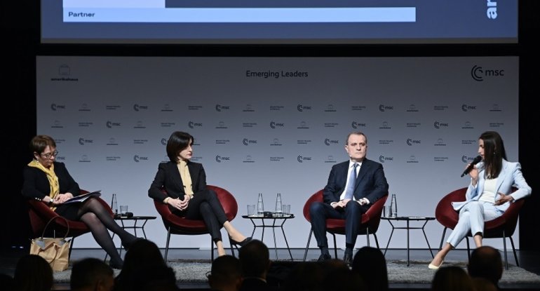 Ceyhun Bayramov Münxen Təhlükəsizlik Konfransı çərçivəsində panel müzakirələrində çıxış edib