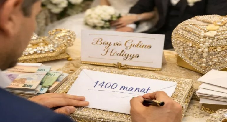 Kartdan oğurladığı pulu özünün və dostunun yerinə toya yazdırdı