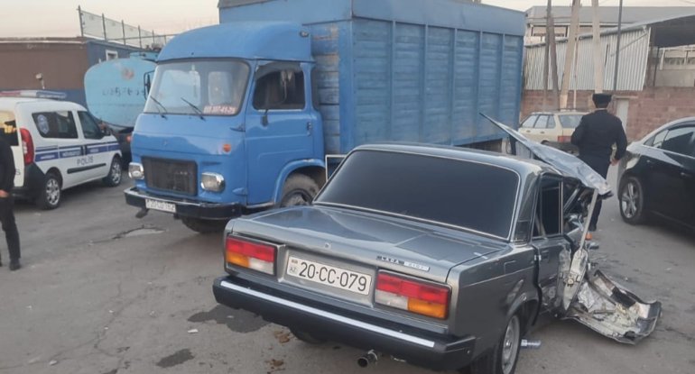 Göygöldə yük və minik maşınları toqquşdu - Yeniyetmə yaralandı