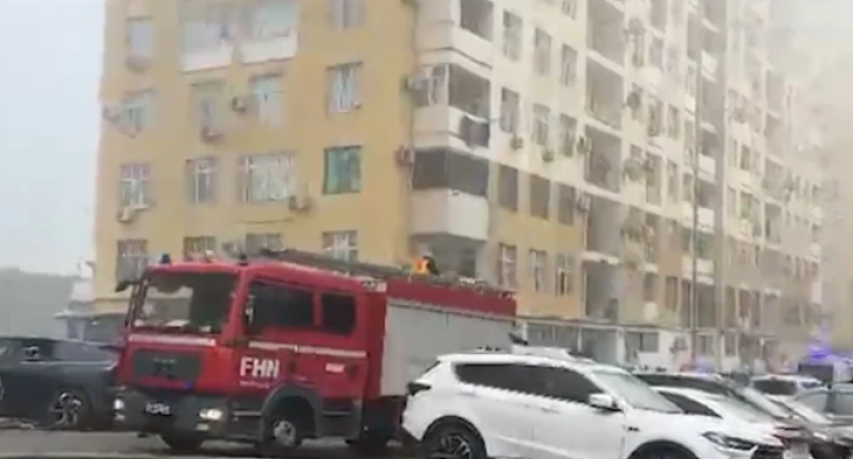 Bakıda binada yanğın olub, sakinlər təxliyə edilib