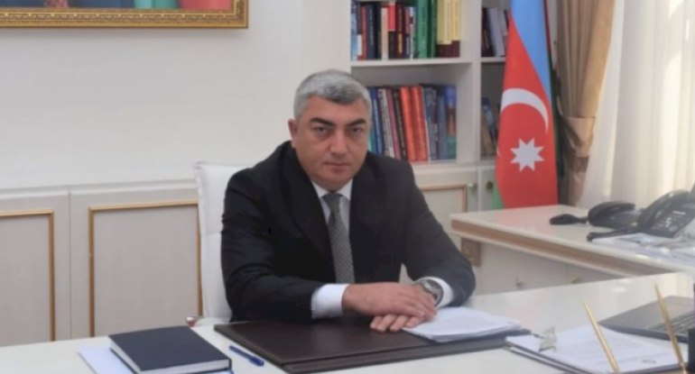 İcra başçısı 2 vəzifəli şəxsi işdən çıxartdı