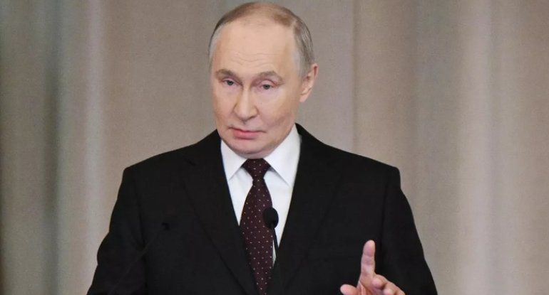 Putindən hakimlərə: &ldquo;Oğru həbsdə oturmalıdır, amma nüanslar var&rdquo;