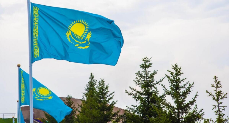 Qazaxıstan mübahisəli zonaya qoşun göndərir
