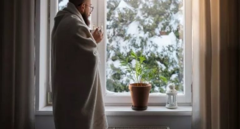 Niyə pəncərələrə qışda duzla dolu boşqablar qoyulur?
