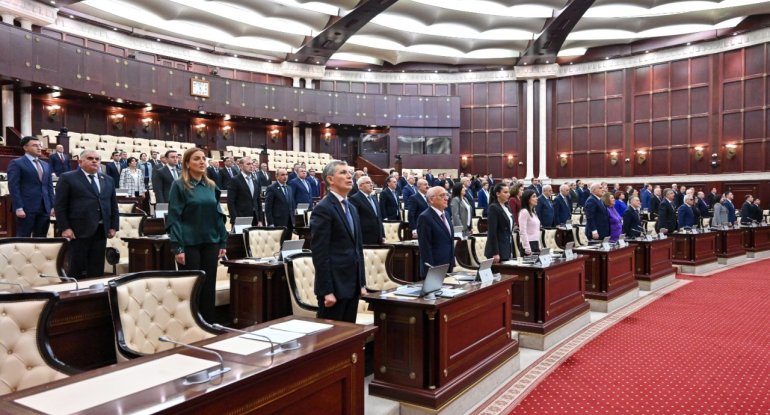 Parlamentdə 1 dəqiqəlik&nbsp;sükut