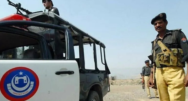 Pakistanda polis maşınına hücum: 6 zabit həlak olub