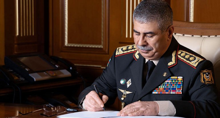 Azərbaycan müdafiə naziri Türkiyəyə başsağlığı verdi
