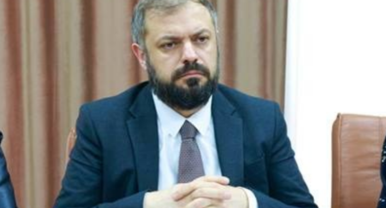 Erməni nazir: Azərbaycan benzini qurtaran kimi qiymətlər bahalaşır