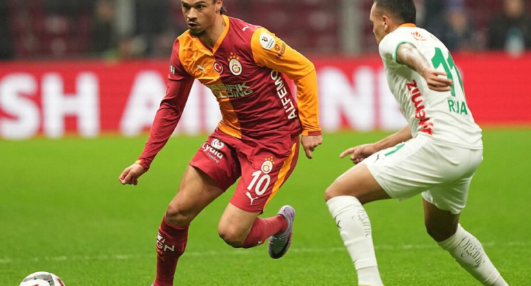 "Qalatasaray" doğma meydanda üç xala sevindi