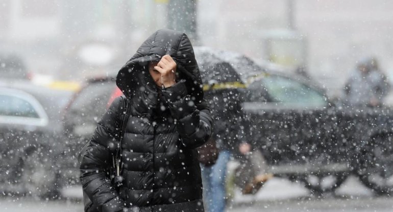 Hava kəskin dəyişir: Qar yağacaq, güclü külək əsəcək - XƏBƏRDARLIQ