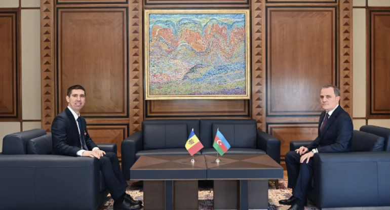 Azərbaycan və Moldova XİN başçıları arasında geniştərkibli görüş keçirilir - YENİLƏNİB
