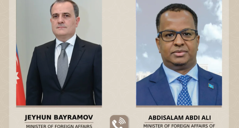 Ceyhun Bayramov somalili həmkarı ilə Naxçıvana dron hücumunu müzakirə edib