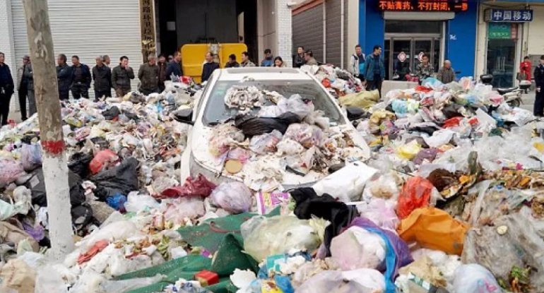 Səhvinə görə bir gündə 10 ton zibili ələkdən keçirdilər