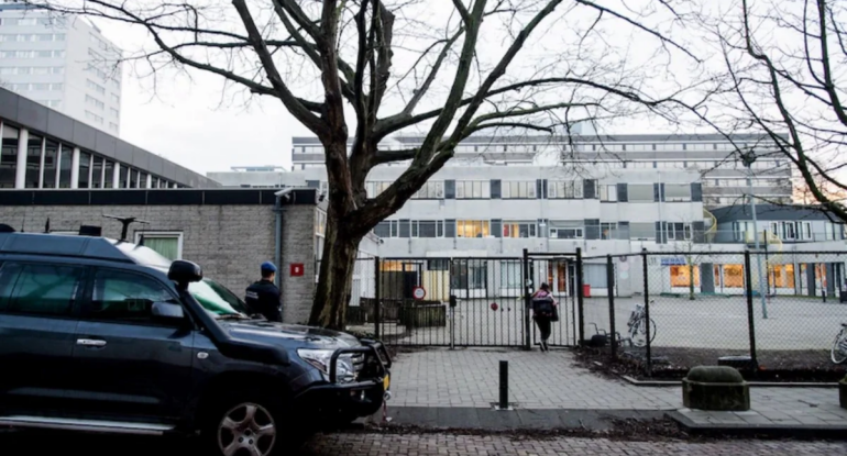 Amsterdamda yəhudi məktəbində PARTLAYIŞ
