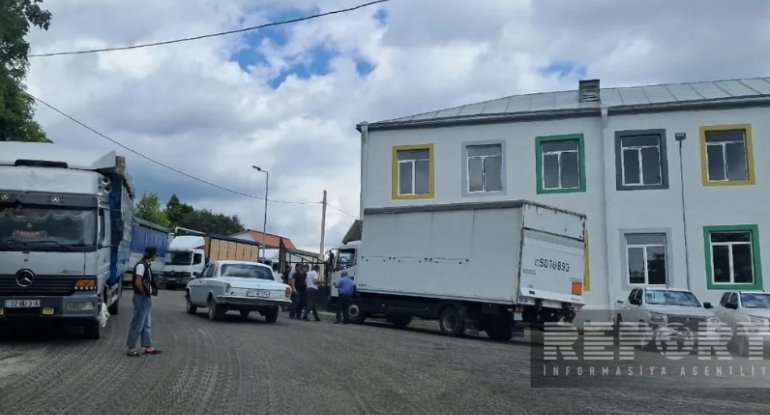 Beş kəndə yola salınan növbəti köç karvanları Ağdərəyə çatıb