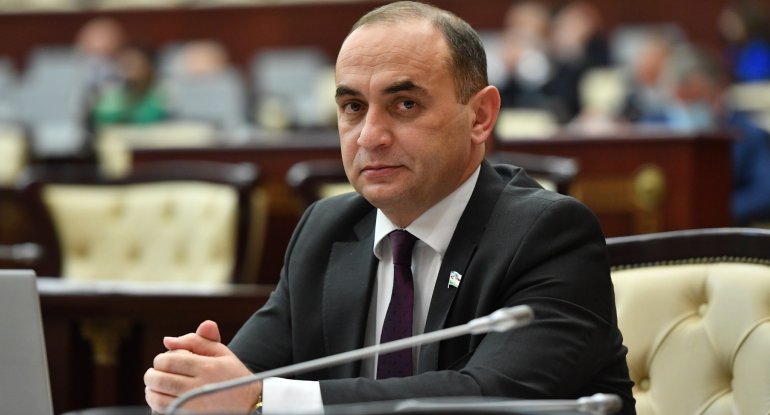 Deputatdan təklif: Sertifikasiyadan keçməyən müəllimlər başqa işlə təmin olunsunlar