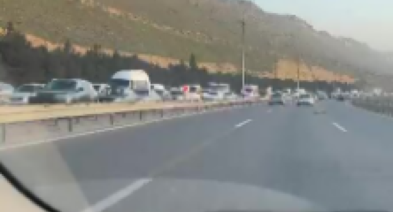 Bakıya giriş bağlandı - Uzun tıxac yarandı