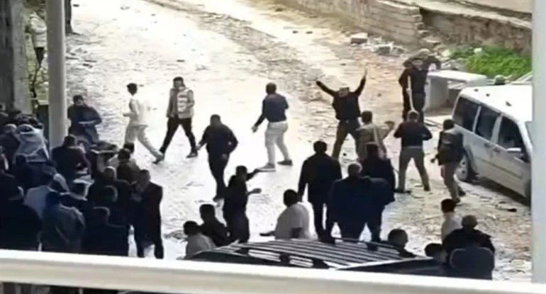 Uşaqların başlatdığı davaya ailələr də qoşuldu&nbsp;- 3 ölü, 22 yaralı