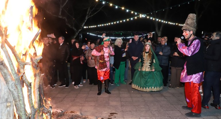 Bayram günlərində təhsil işçiləri bir araya gəlib