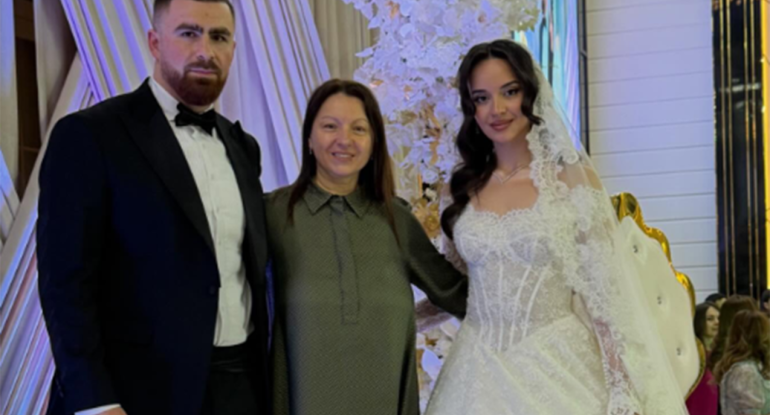 Boks millimizin üzvü evləndi