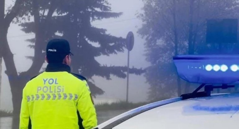 Yol polisi yağıntılı hava şəraiti ilə bağlı sürücülərə müraciət edib