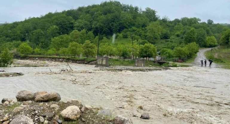 FHN: Sel və daşqından qorunmaq üçün təhlükəli ərazilərdən uzaq durun