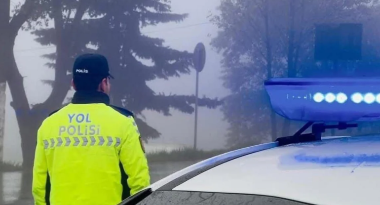 Yol polisi: Yağışlı hava yollarda qəza riskini artırır