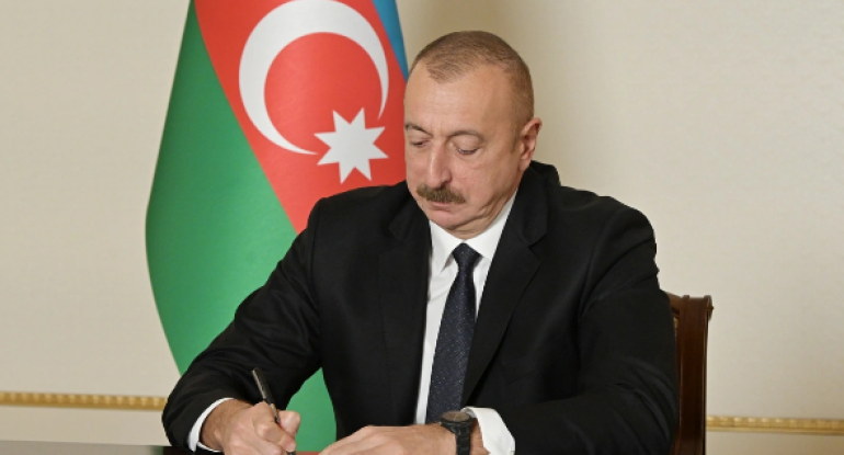 İlham Əliyev Rasim Balayevin vəfatı ilə bağlı nekroloq imzalayıb