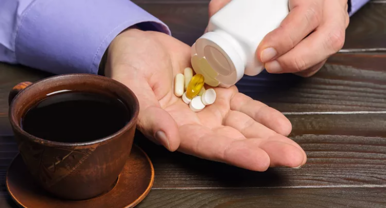 Çay və qəhvə ilə dərman içmək niyə olmaz?
