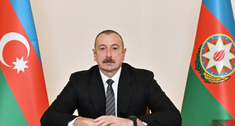 İlham Əliyev Tbilisidə Qəhrəmanlar Memorialını&nbsp; və Ümummilli Lider Heydər Əliyevin abidəsini ziyarət edib