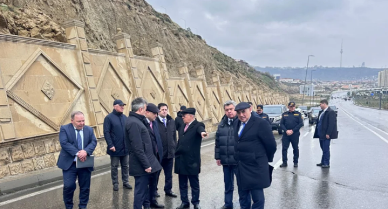 Kəmaləddin Heydərov Bibiheybət yolunda yaranmış sürüşmə təhlükəsi ilə əlaqədar ərazidə olub