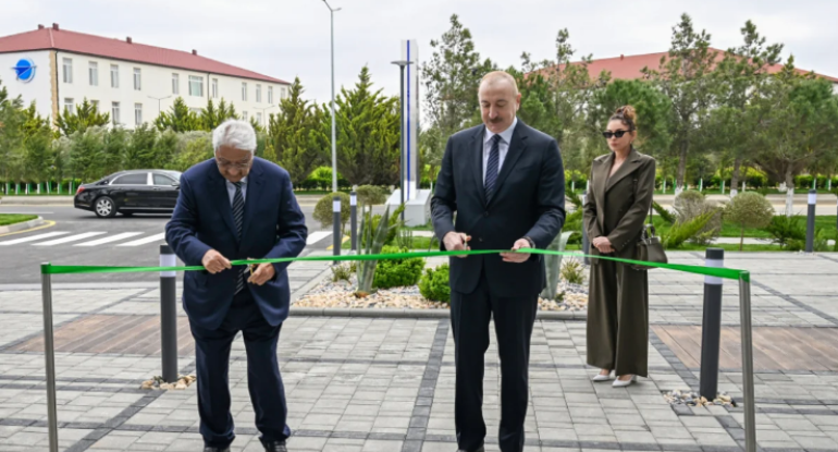 İlham Əliyev Milli Aviasiya Akademiyasında Beynəlxalq Təlim Mərkəzinin açılışında iştirak edib