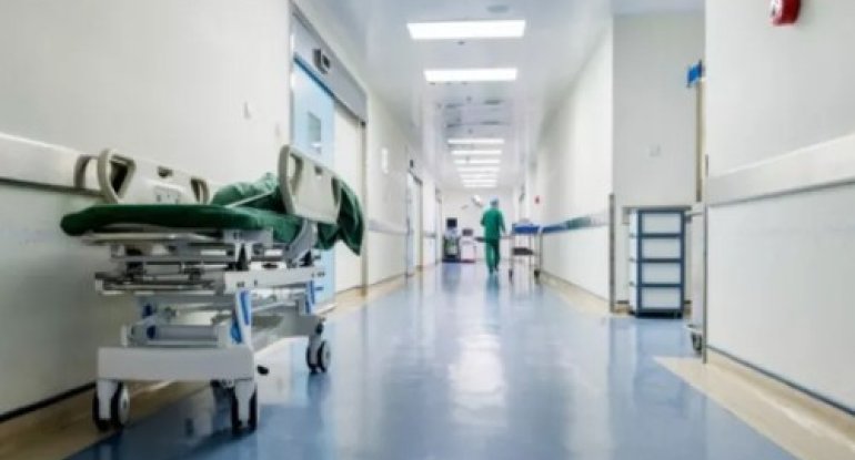 Bakıda tibb üzrə fəlsəfə doktorunun klinikasında OĞURLUQ