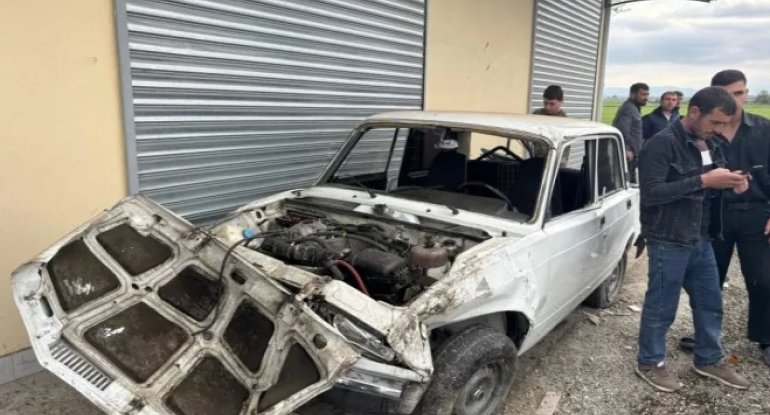 Goranboyda "07" aşdı, sürücü yaralandı