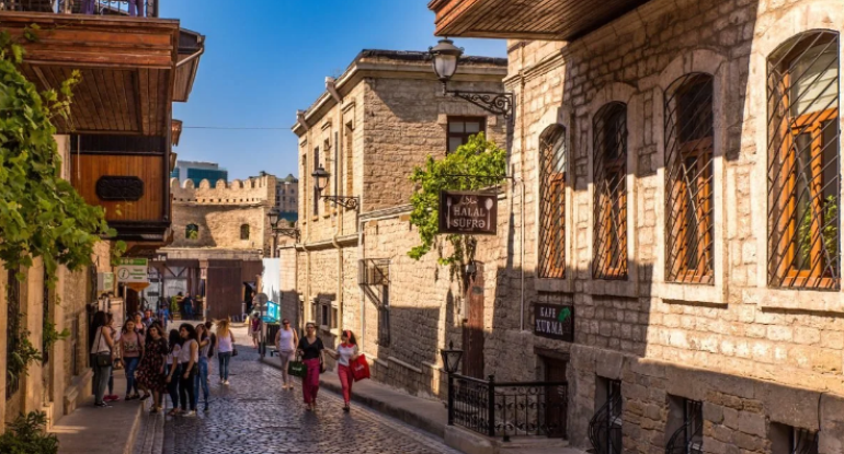 Azərbaycana Yaxın Şərqdən turist axını azalıb