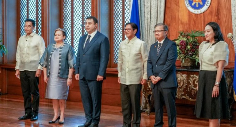 Ramil Rzayev etimadnaməsini Filippin Prezidentinə təqdim edib