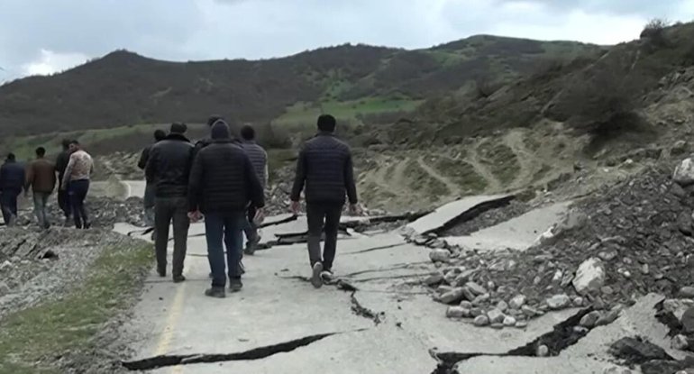 Bu kəndə getmək mümkün deyil - Vəziyyət ağırlaşır