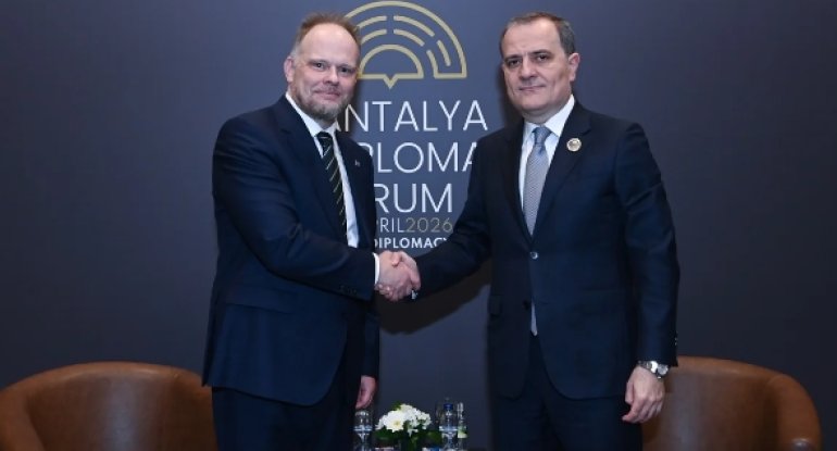 Ceyhun Bayramov NATO rəsmisi ilə enerji təhlükəsizliyi və regional prosesləri müzakirə edib