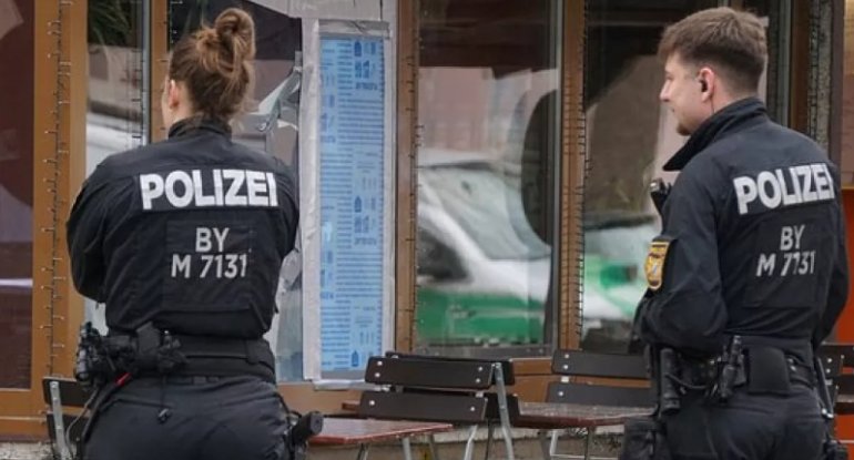 Xüsusi təyinatlılar boş məbədə hücum etdi - Bild
