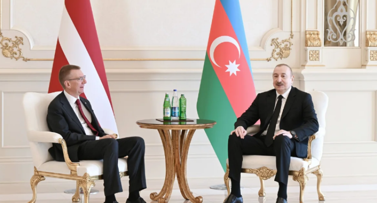 İlham Əliyevin Latviya Prezidenti ilə təkbətək görüşü olub - YENİLƏNİB