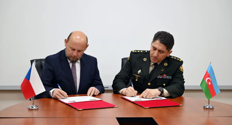 Azərbaycan ilə Çexiya Müdafiə nazirlikləri arasında "İkitərəfli hərbi əməkdaşlıq planı" imzalanıb